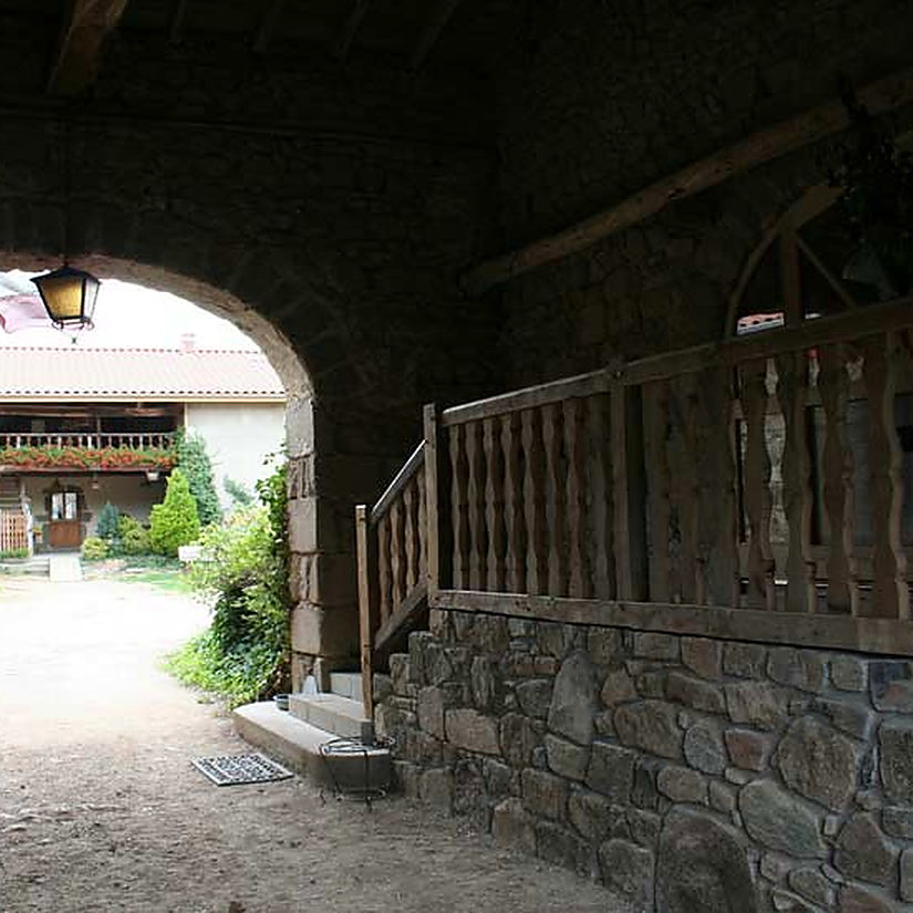 Vue de l’auberge depuis le chemin